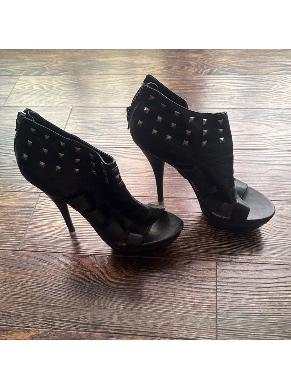 Two Lips Black Cutout Heels